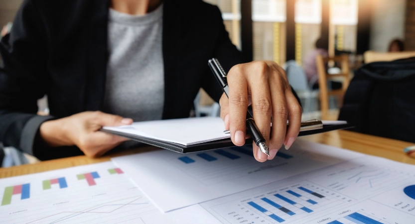 COMO SAIR DO VERMELHO NA EMPRESA: 8 FORMAS PRÁTICAS 5 Terceirize a Operação Financeira Com Especialistas